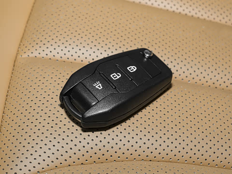 2026�� 2.0L �ֶ����ᾫӢ�� 7�� CNG