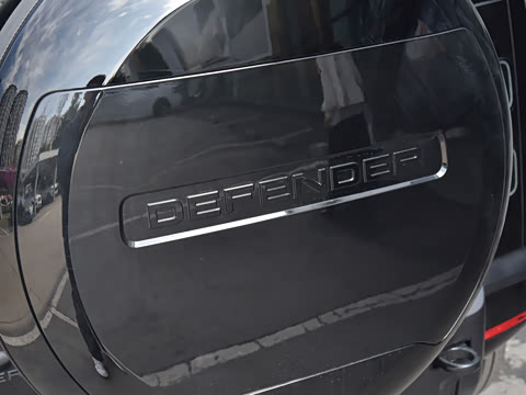 2026�� 110 3.0T P400 X-Dynamic SE