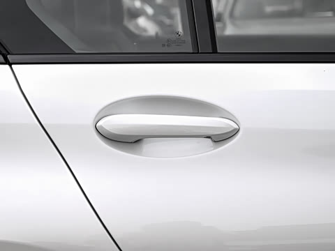 2026�� 330Li ������ M�˶���ҹ��װ