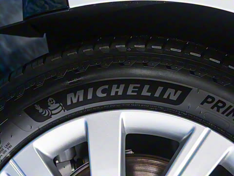 2025�� 3.0 L6 400PS ʢ���ӳ���