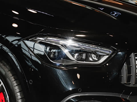 2025�� AMG GLA 35 4MATIC