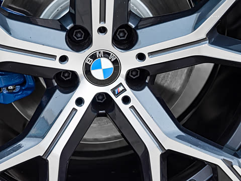 2026�� xDrive40i ������ M�˶���װ