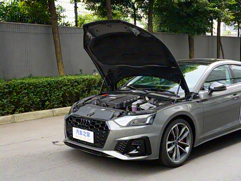 2025�� Sportback ��ذ� 40 TFSI quattro ����������