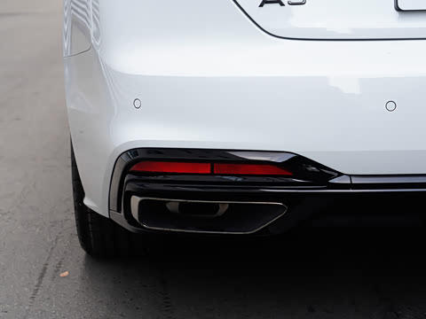 2025�� Sportback ��ذ� 40 TFSI quattro ����������