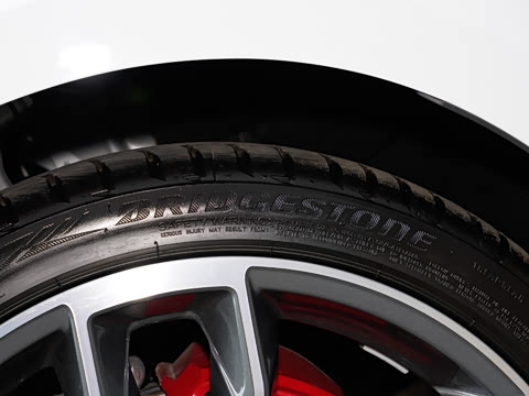 2025�� Sportback ��ذ� 40 TFSI quattro ����������