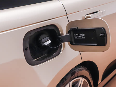 2026�� 3.0 L6 400PS AB�����