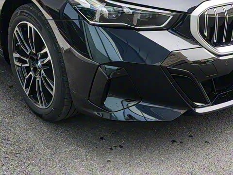 2026�� 530Li ������ M�˶���װ