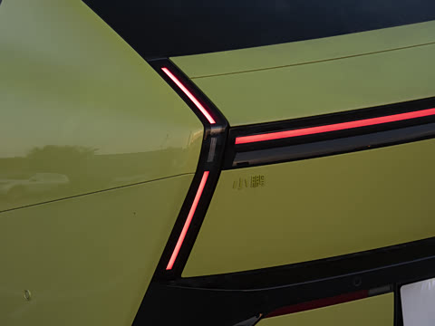 2025�� 750 ���������� Ultra