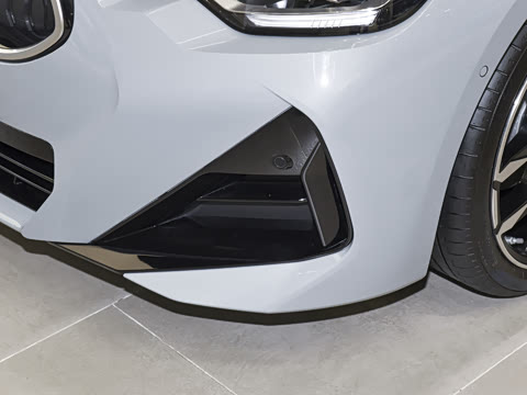 2026�� 225i M�˶���ҹ��װ