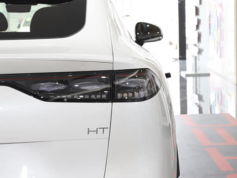 2025�� 825 Max��