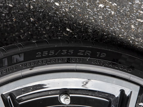 2026�� M240i xDrive