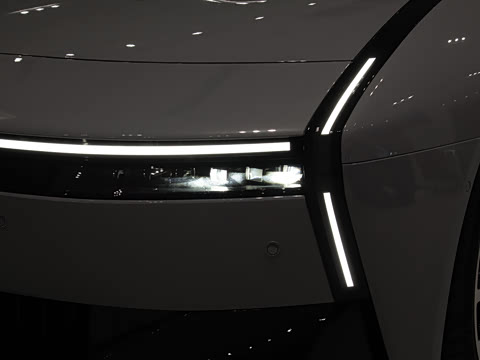 2025�� 702 ������ Ultra