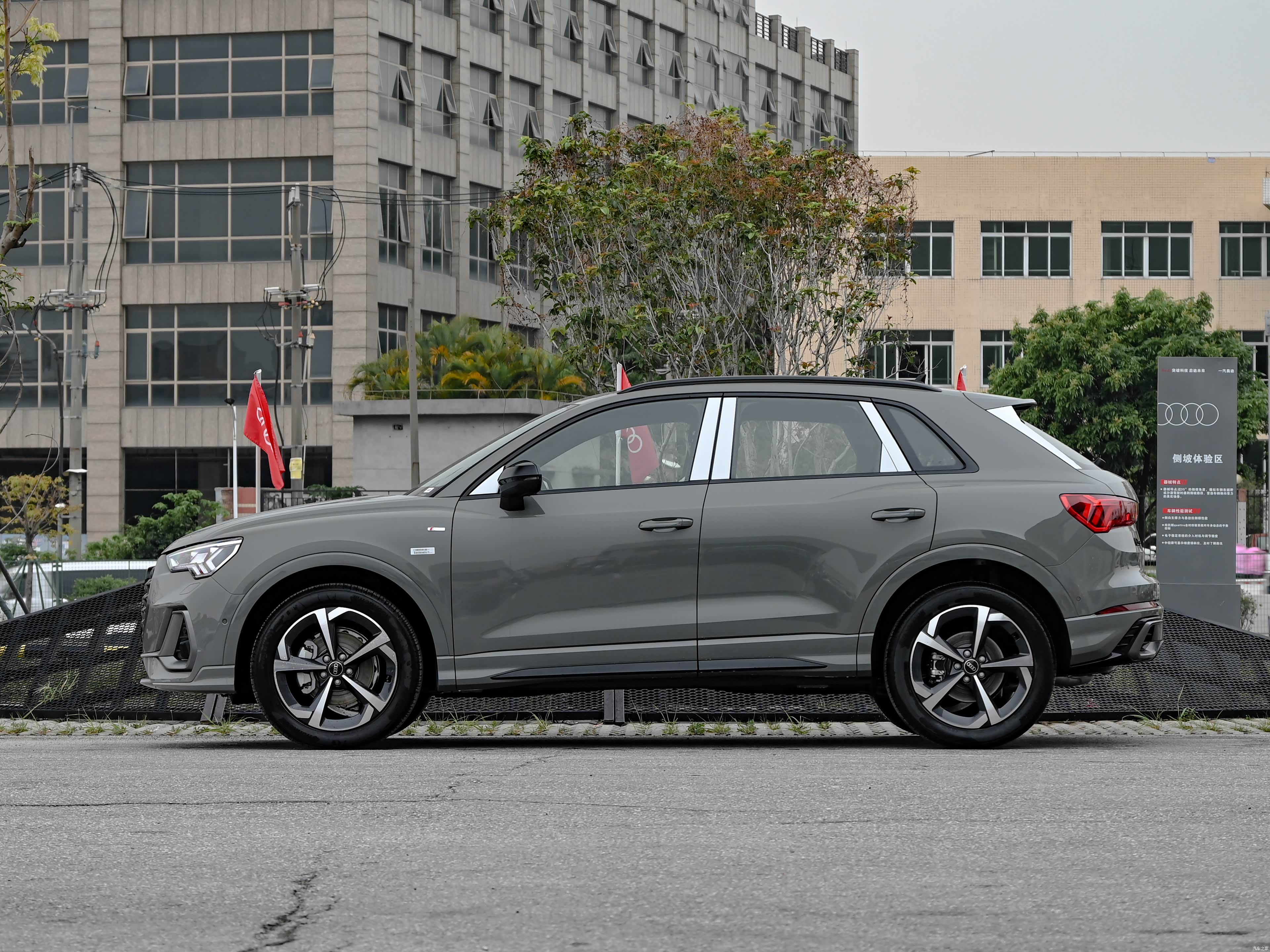 Audi Q3, миниатюра 4