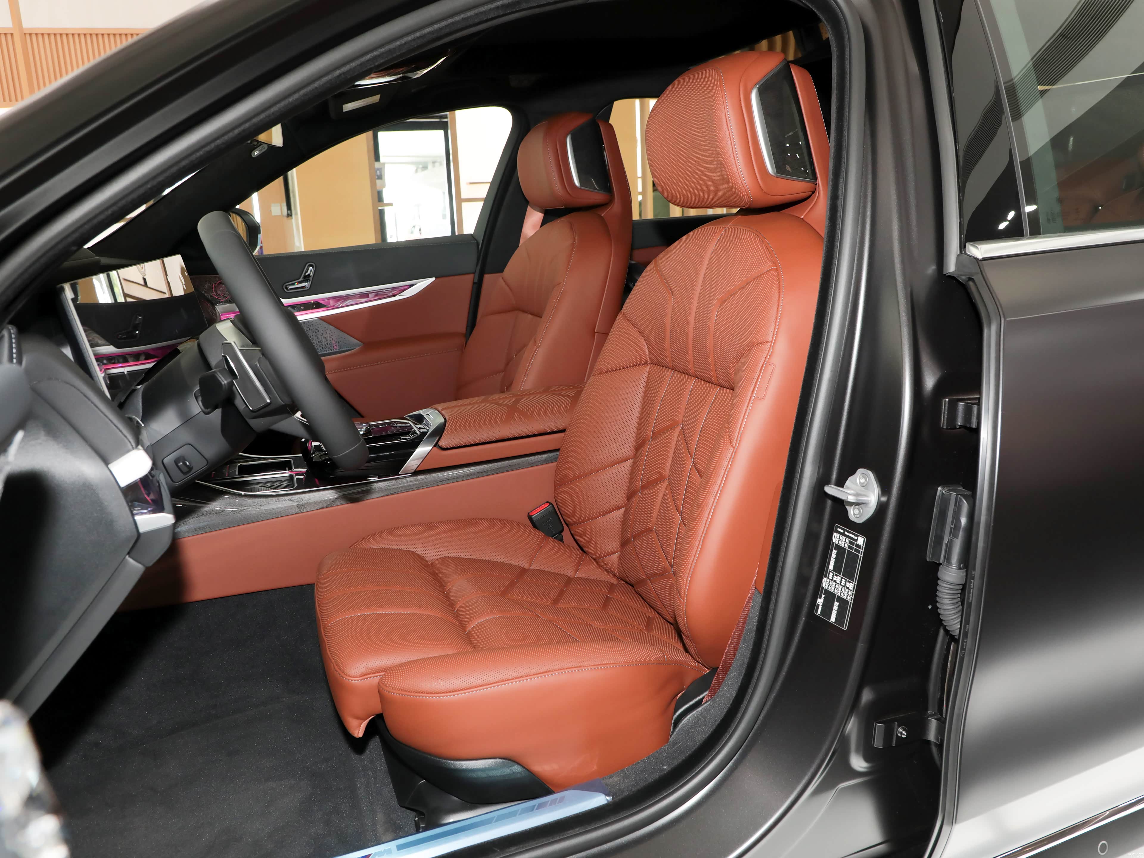 BMW 7 Series, миниатюра 18
