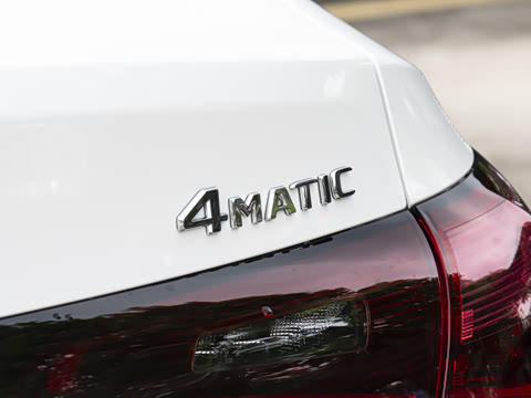 2026�� �Ŀ� GLC 260 4MATIC ����SUV