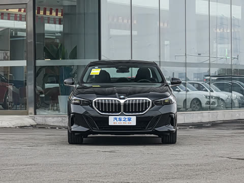 2026�� �Ŀ� 525Li M�˶���װ