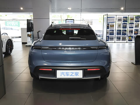 2026�� Taycan 4 Cross Turismo