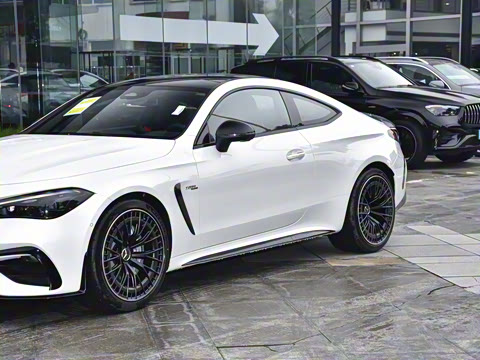 2025 Ŀ AMG CLE 53 4MATIC+ ܳ