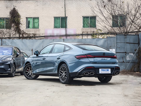 2026�� 2.0T 405 AT������