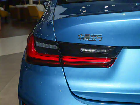 2025�� 330Li M�˶���ҹ��װ