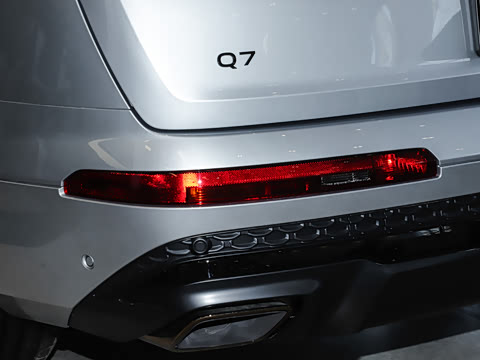 2025�� 55 TFSI quattro S line�����