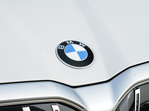 2026�� �Ŀ� 525Li M�˶���װ