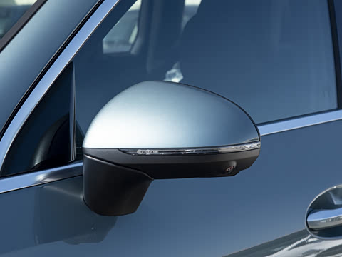 2026�� GLC 300 L 4MATIC ������ 5��