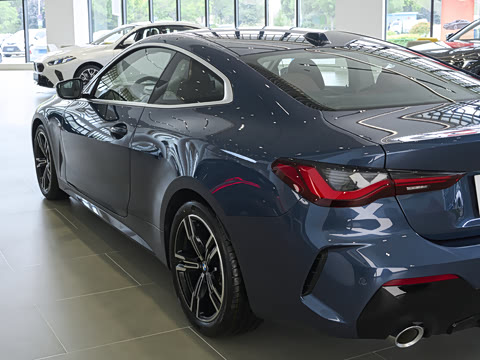 2026�� 425i M�˶���װ