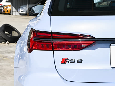 2025��  RS 6 4.0T Avant performance