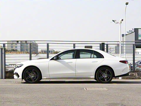 2026�� E 300 ʱ�����˶���