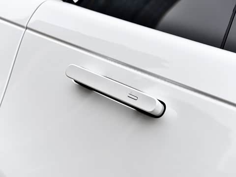 2025�� 3.0 L6 400PS SV���ٴ����ӳ��� 4��