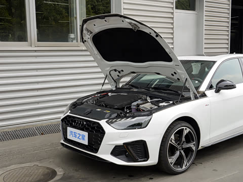 2026�� 200���������� 40 TFSI ���������� B&O ��ҹ��