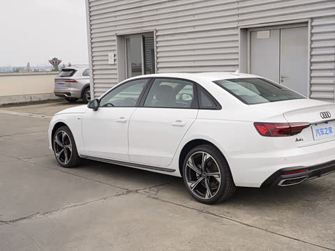 2026�� 200���������� 40 TFSI ���������� B&O ��ҹ��