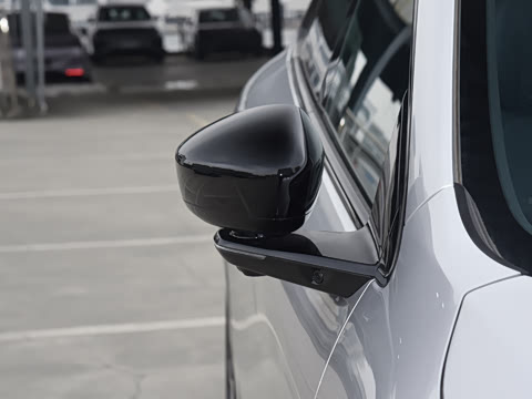 2026�� ���� 1704 Max �Ƽ���