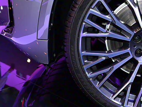 2025�� xDrive 40Li ������M�˶���ҹ��װ