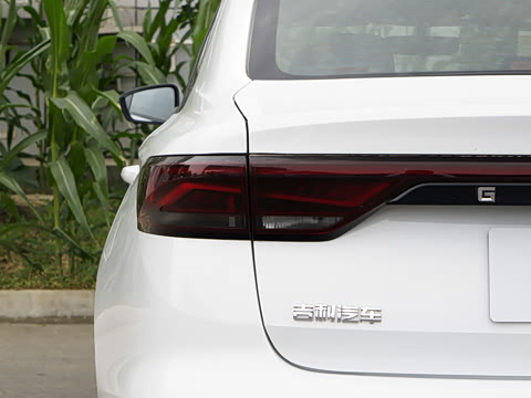 2027�� ���� 1.5L CVT������