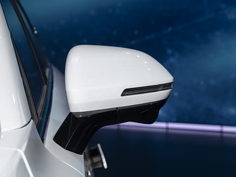 2027�� 2.0T ˫�������������