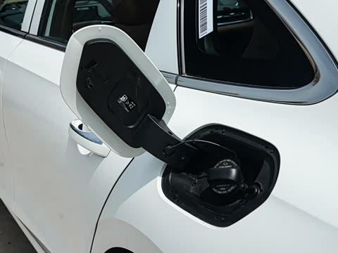 2026�� EM-i 235km ̽��+��