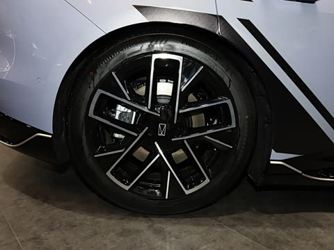 2025�� Ultra���̰�