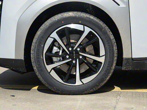 2025�� Plus 610 ������