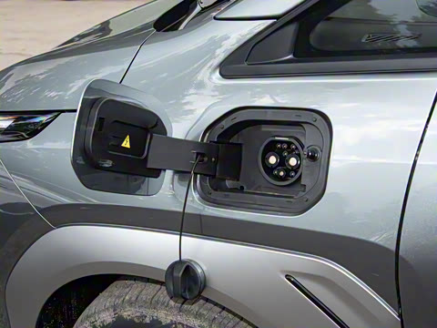 2025�� Plus 610 ������