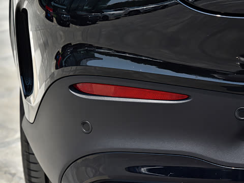 2026�� �Ŀ� GLC 260 4MATIC ����SUV