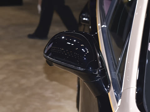 2026�� 4.0T V8��
