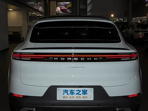 2026�� Cayenne Coup�� 3.0T