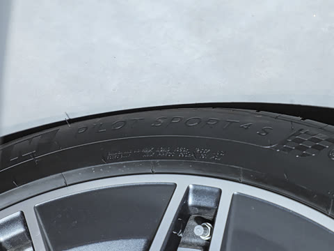 2026�� AMG GLE 53 4MATIC+