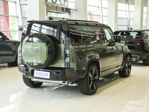 2026�� 110 3.0T X-Dynamic SE