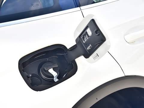 2026�� GLC 260 L 4MATIC �����