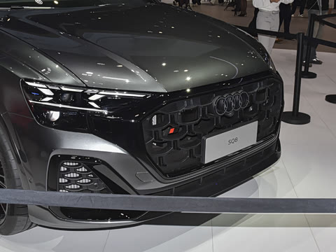 2026�� 4.0 TFSI 
