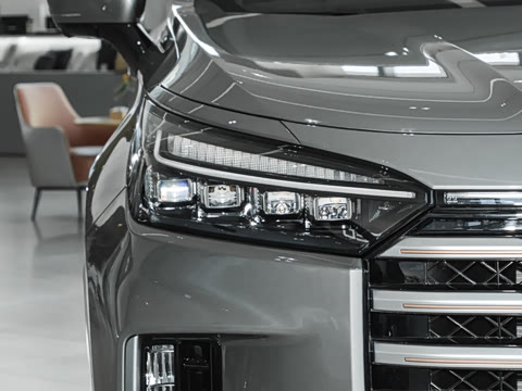 2025�� 180 ��������Ultra���� 7��