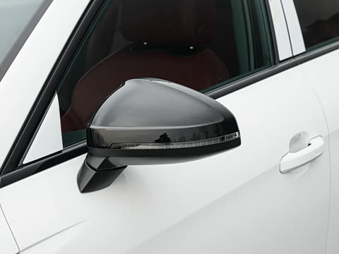 2026�� 200���������� 40 TFSI ����������